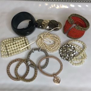 Lot of vintage bracelets costume jewelry